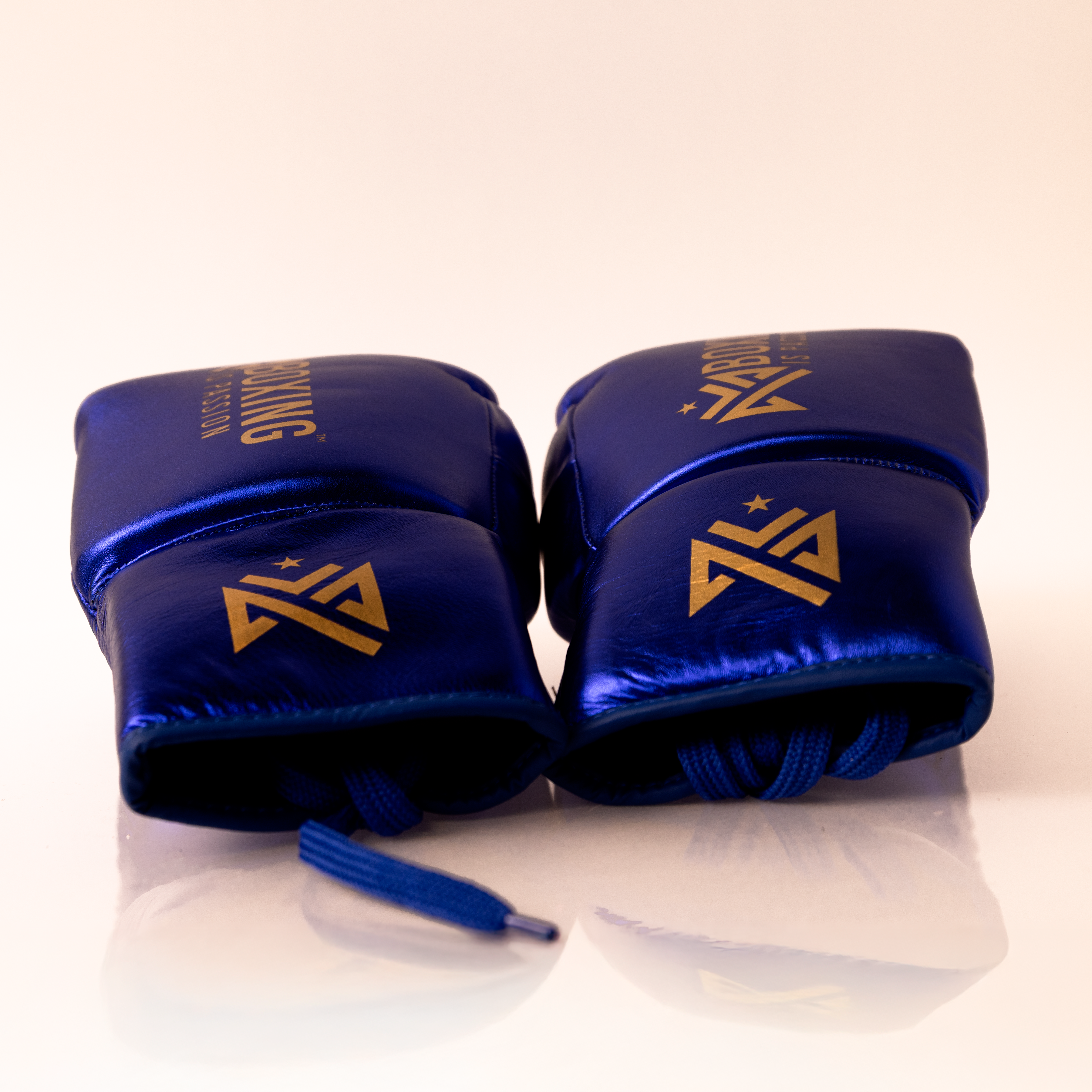 darkbluesparringboxinggloves14ozlaceup.png