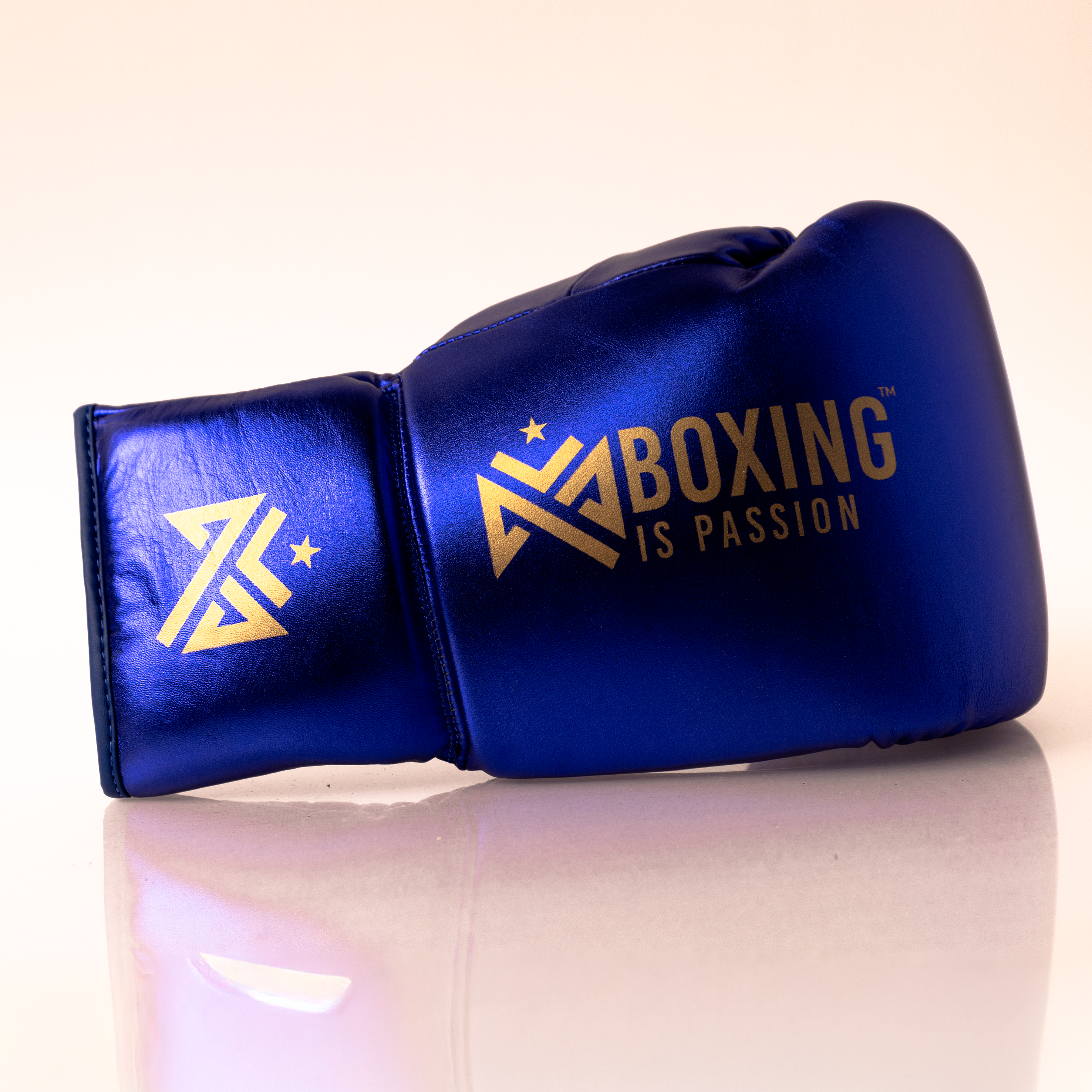 darkbluesparringboxinggloves14ozlaceupfront.png